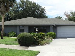 206 Stonehouse Ct, Sun City Center, FL 33573