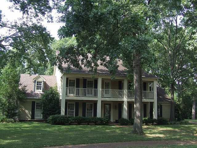 Awesome East Memphis Location