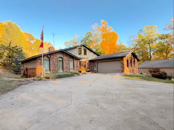 1185 Barr Rd, Oxford, MI 48370