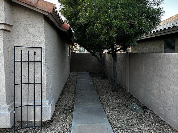 3rd image of 1242 S Pennington Dr