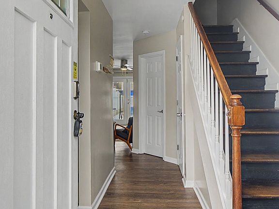 4th image of 105 Carriage Pl
