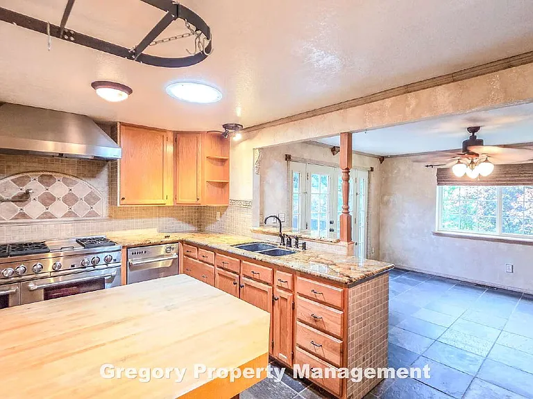622 204th St SE — Photo 8