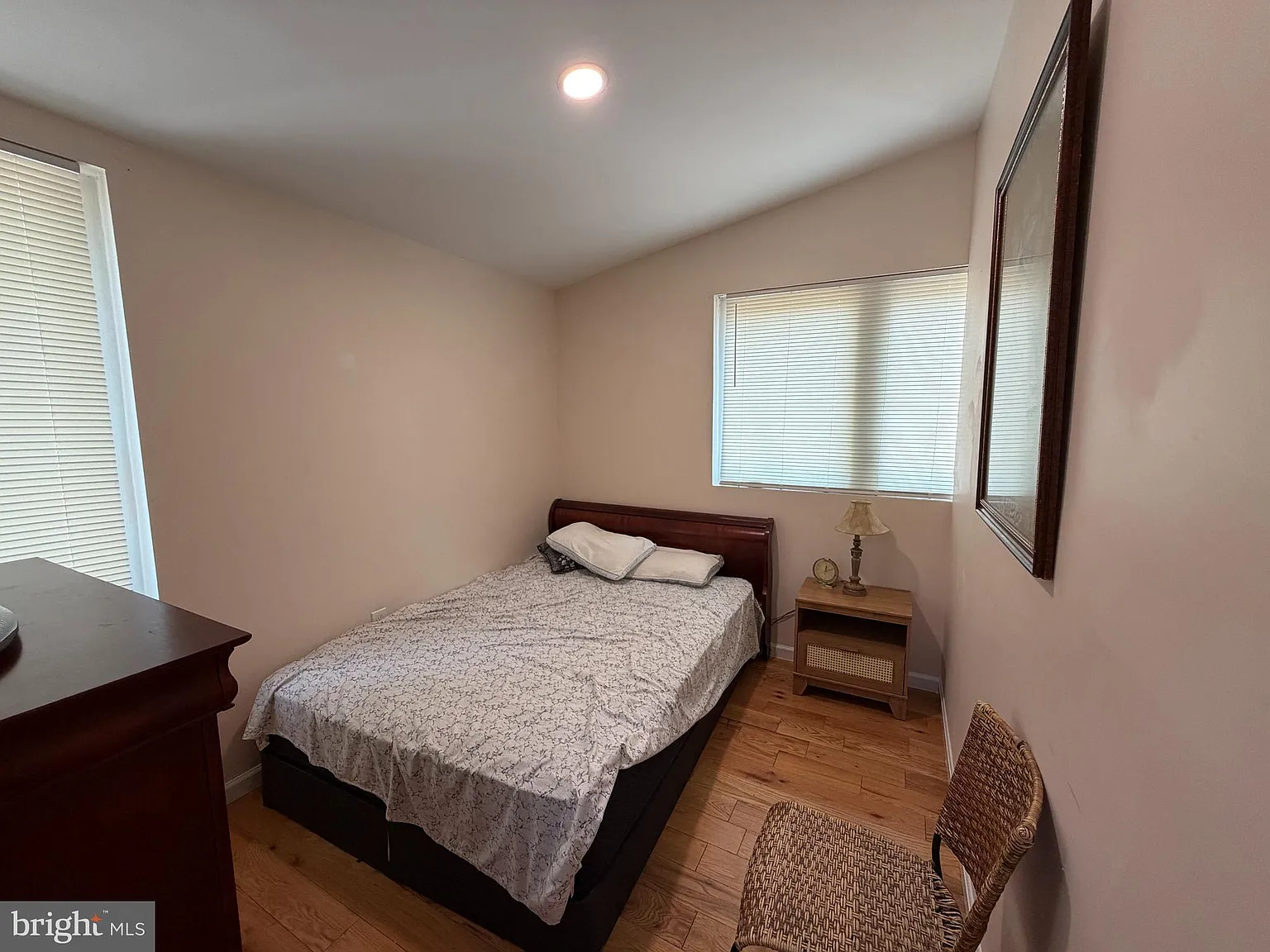 2 bed, 1.0 bath, 500 sqft, $2,500 — Photo 4