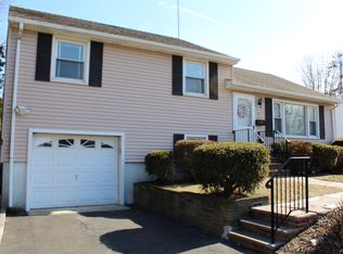 10 Crestview Dr, Parsippany, NJ 07054