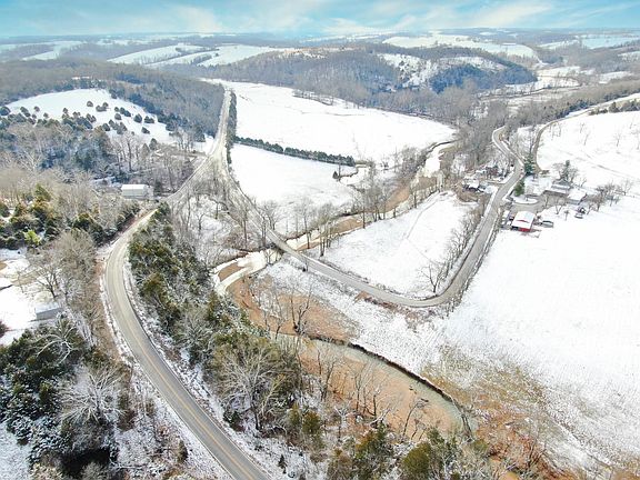 3rd image of 3190 Pleasant Valley Dr