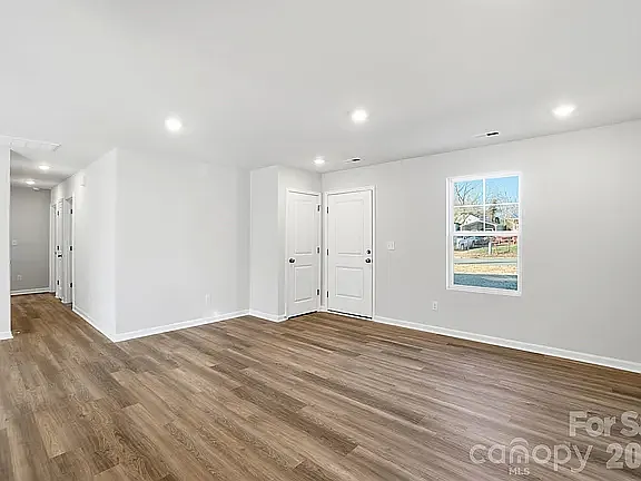 1009 Suncrest Ave — Photo 11