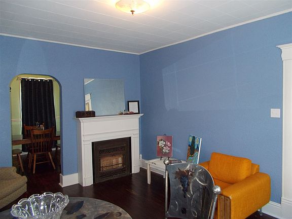 2nd image of 119 N Massachusetts St