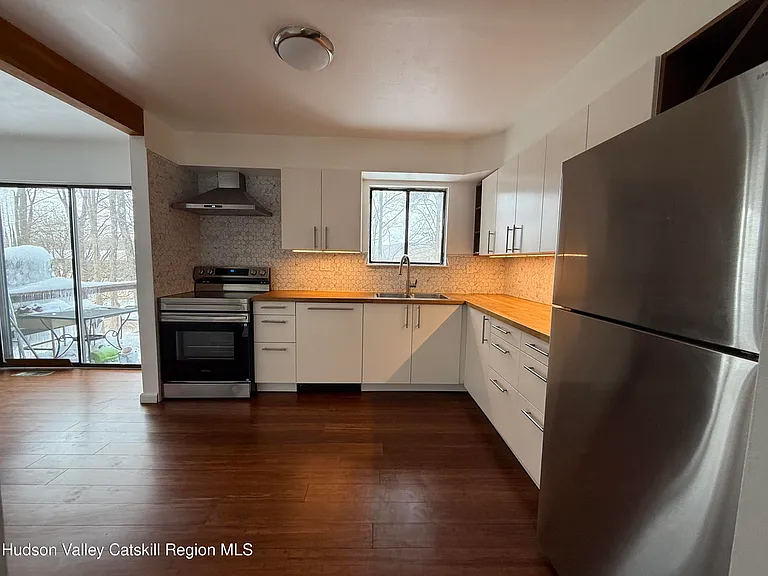 259 Village Ct — Photo 4