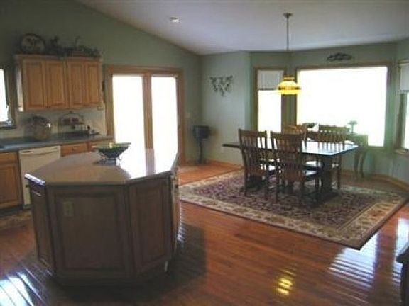 2nd image of 40 Peach Dr