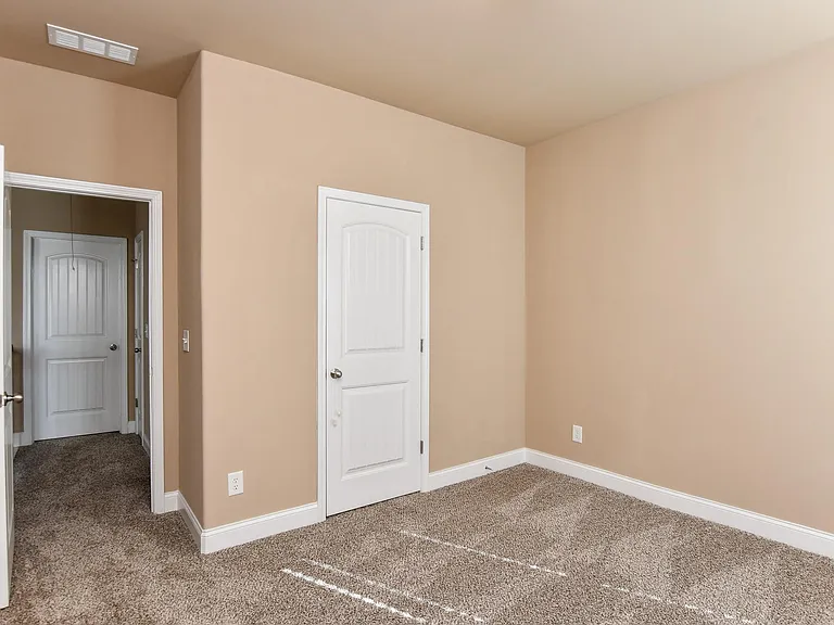 38 Ramapo Ct — Photo 49