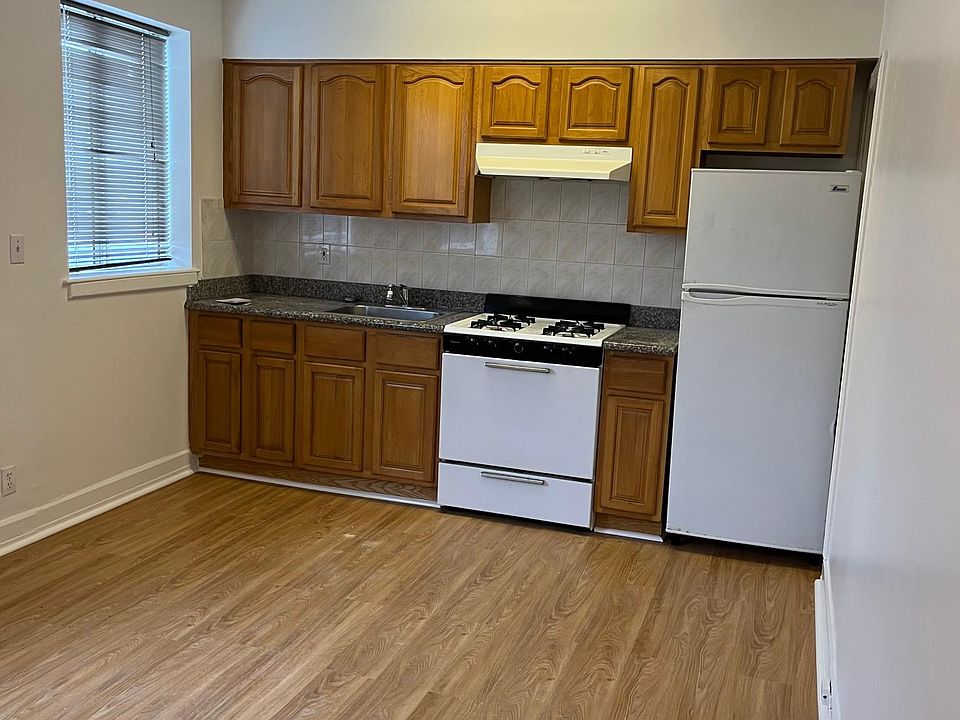 2nd image of 706 45th Ave