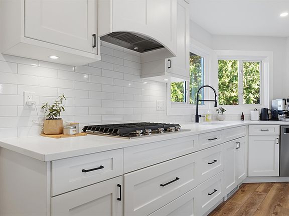 4th image of 2310 Christopherson Rd #5