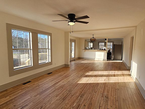 2nd image of 558 Carrol Dr