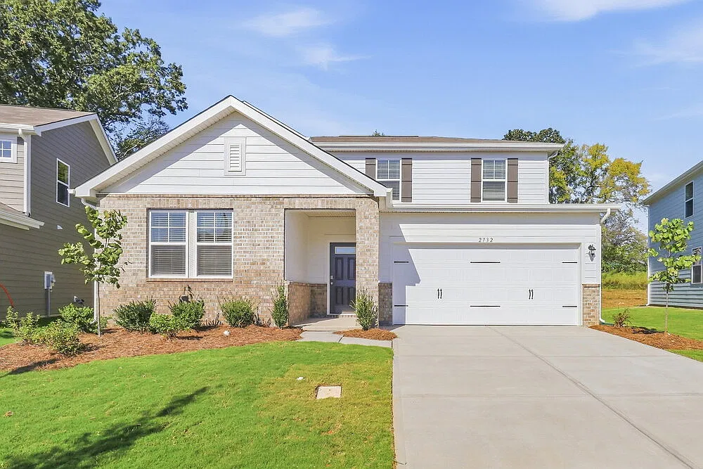 5 bed, 3.0 bath, 2570 sqft, $2,495 — Photo 1