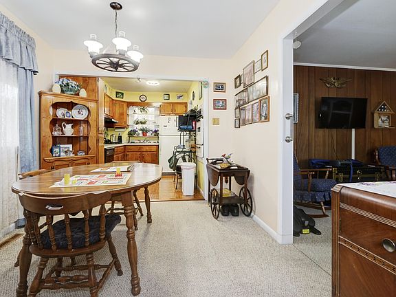 4th image of 110 Spray Ave