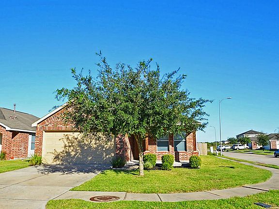 No neighbors behind or to the side of the house.  2 car garage!