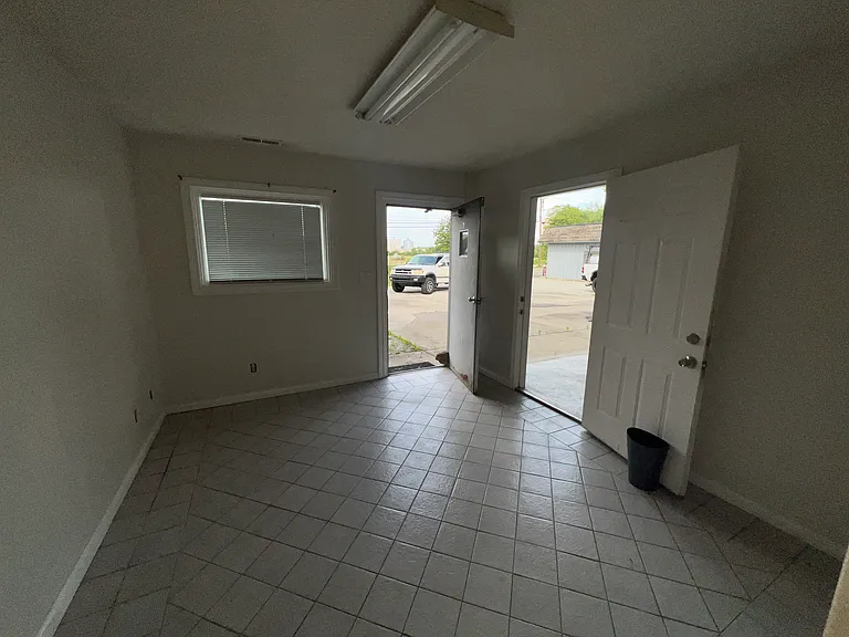 242 Harrison Brookville Rd #D — Photo 5