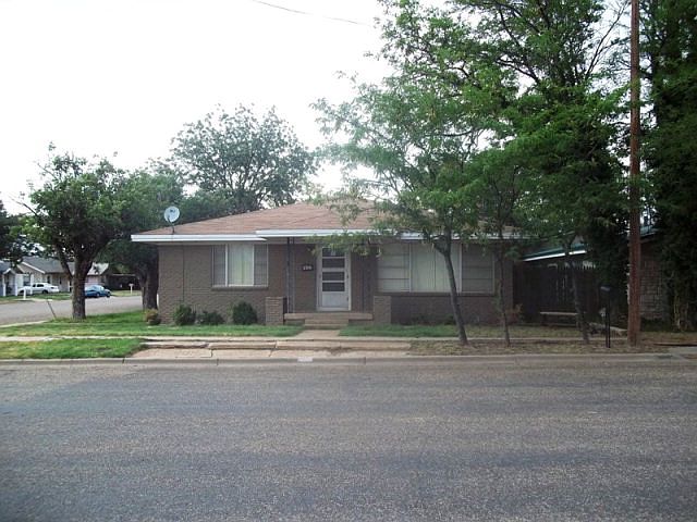 1st image of 412 10th St