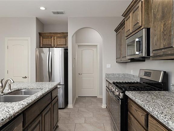 4th image of 2506 Del Oro Dr