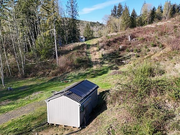2nd image of 2916 Little Hanaford Rd