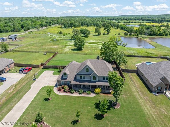 420 Deerwood Dr, Greenwood, AR 72936
