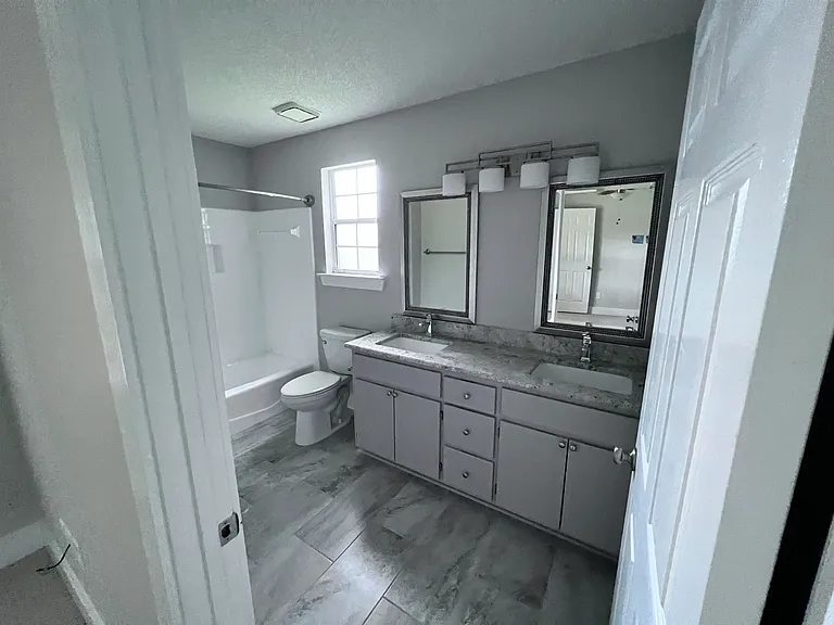 8311 Hunters Ridge Trl — Photo 7