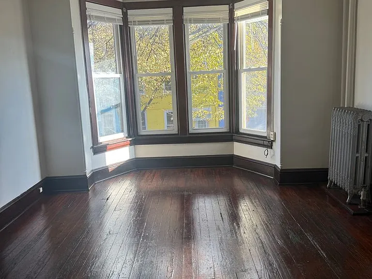 41 E. Franklin Street — Photo 13