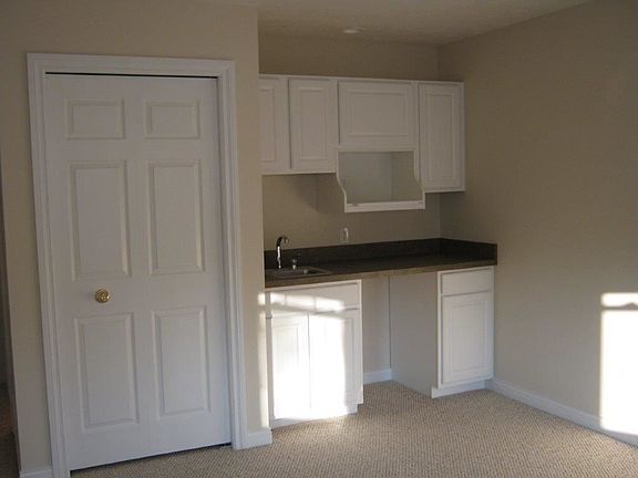 2nd image of 09495 Summerhouse Dr APT 16