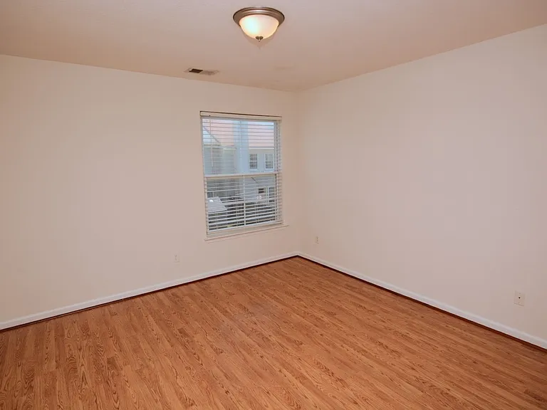 5062 Glen Canyon Dr — Photo 31