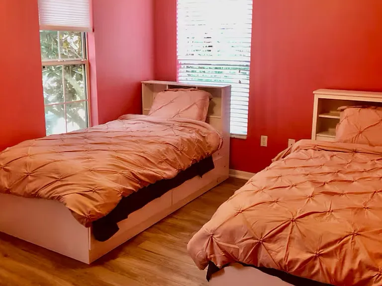 1067 Berkeley Dr — Photo 16