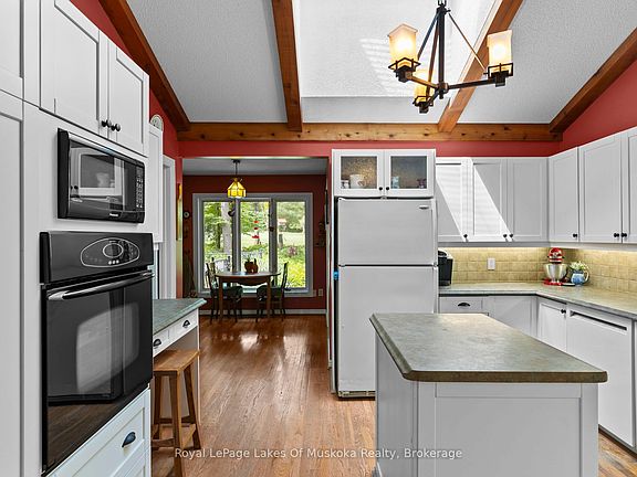 5th image of 20 S Muskoka Dr