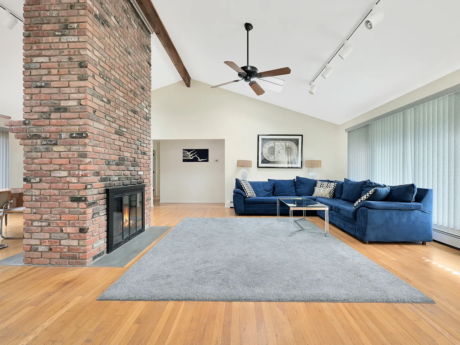 Casual Contemporary by Balsam Farmstand — Photo 4