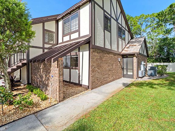 3rd image of 751 Greenwood Manor Cir