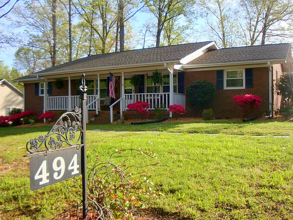 Beautiful Ranch w/ Basement