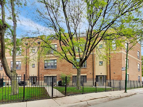 2nd image of 2300 W Bloomingdale Ave APT B