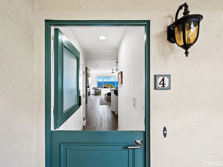 240 Moss St #4 — Photo 5
