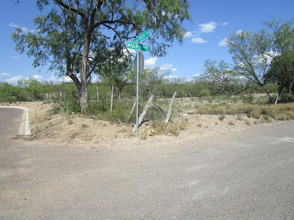 1st image of 90 Mary Dr
