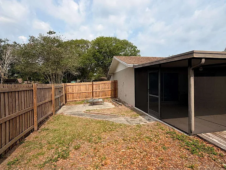 14001 Dominion Ct — Photo 40