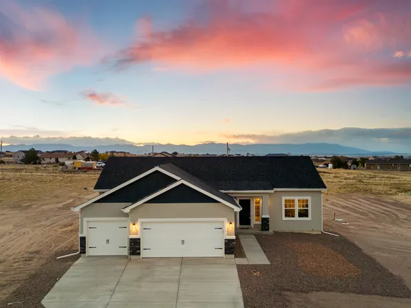 515 E Fredonia Dr, Pueblo West, CO 81007