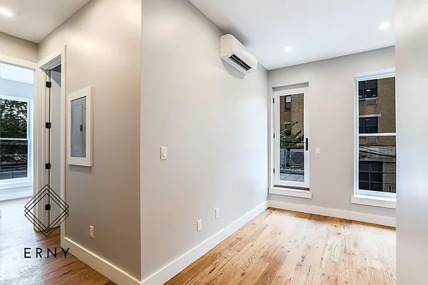 Rented by ERNY LLC | media 15