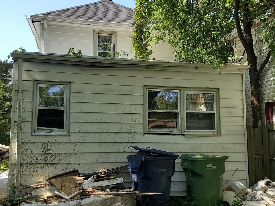 2nd image of 418 Fisher Ave
