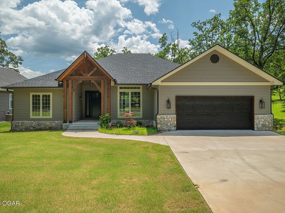 1st image of 453269 Legacy Ln