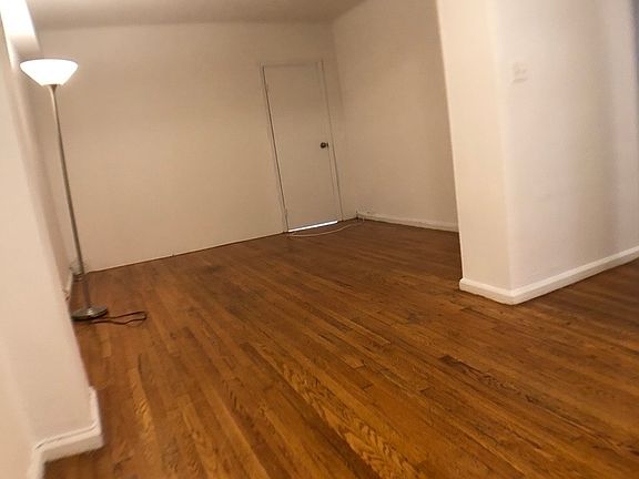 2nd image of 315 E 56th St #4B1