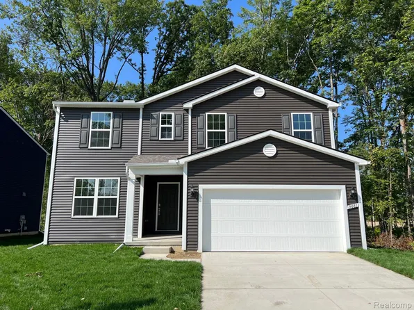 9180 Dogwood Ln, Dexter, MI 48130