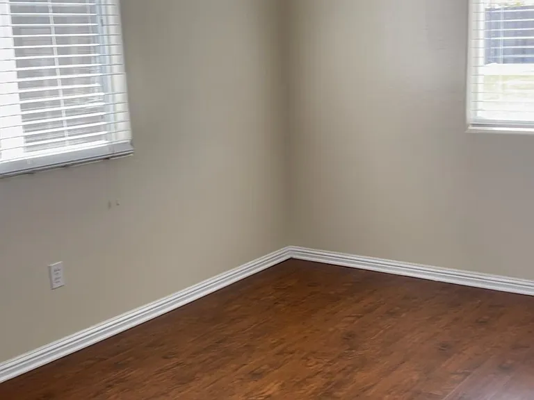 10511 Pinebrook Falls Dr — Photo 20