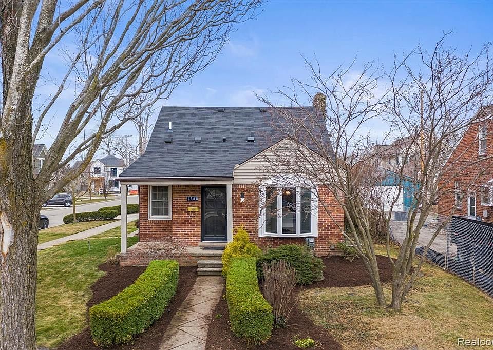 1698 Henrietta St, Birmingham, MI 48009 Zillow