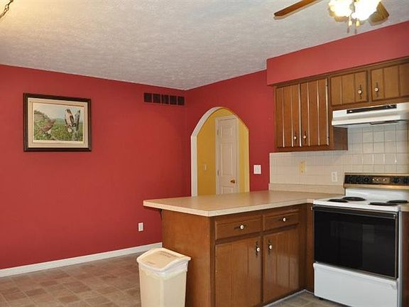 4th image of 138 Pleasant Hill Dr