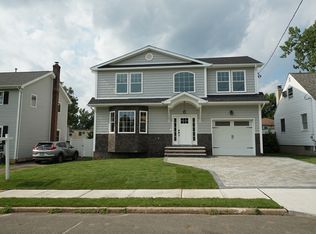69 Glenwood Dr N, Bergenfield, NJ 07621