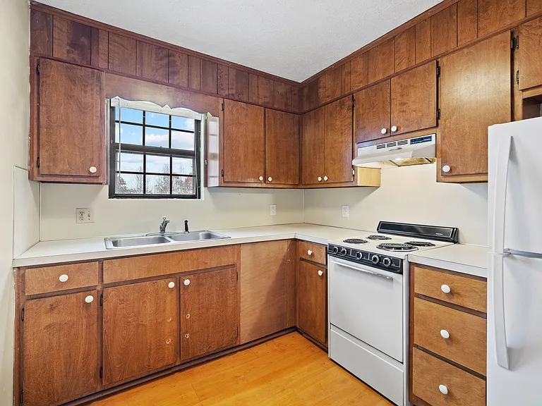 Blueberry Hill Apartments — Photo 19