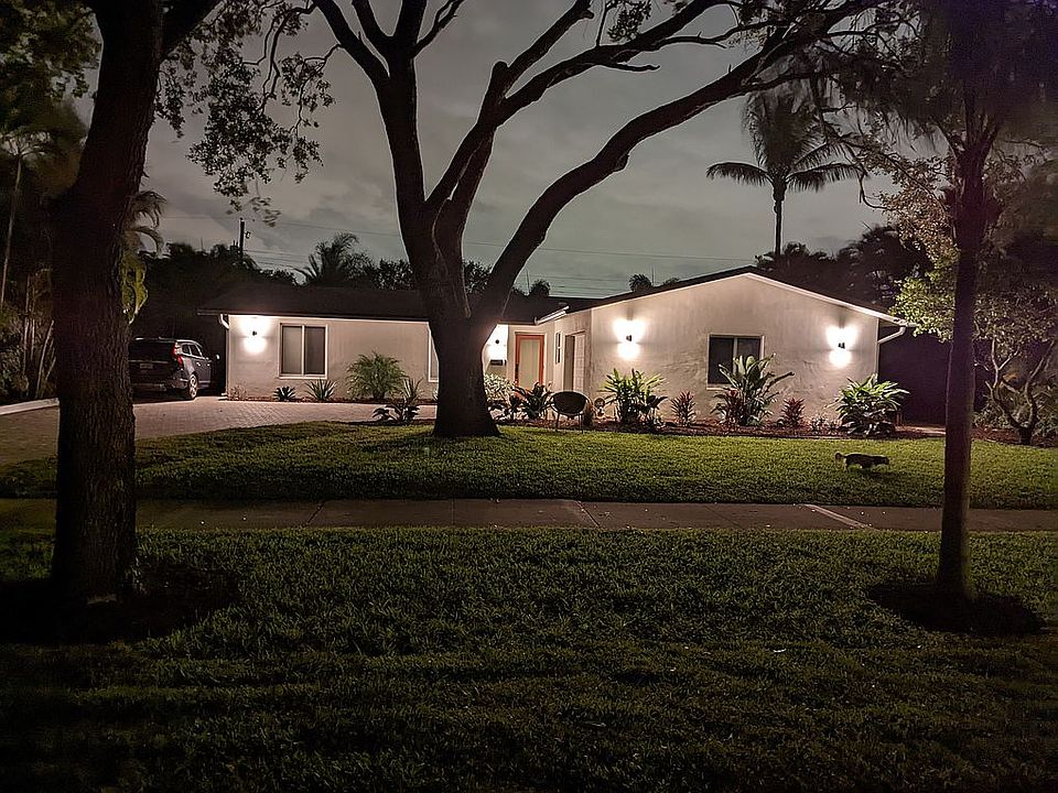 1st image of 716 Pelican Way